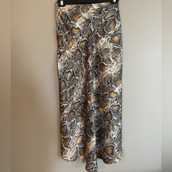 Zara Snakeskin Midi Skirt High Low Size XS - Picture 8 of 9